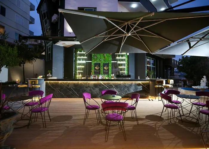 The Hart Hotel Wlora